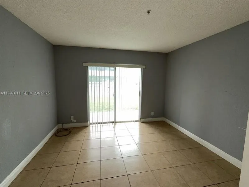 Foto de propiedad en 4251 NW 5th Street 108, Plantation, FL 33317 Plantation con MLS# 
