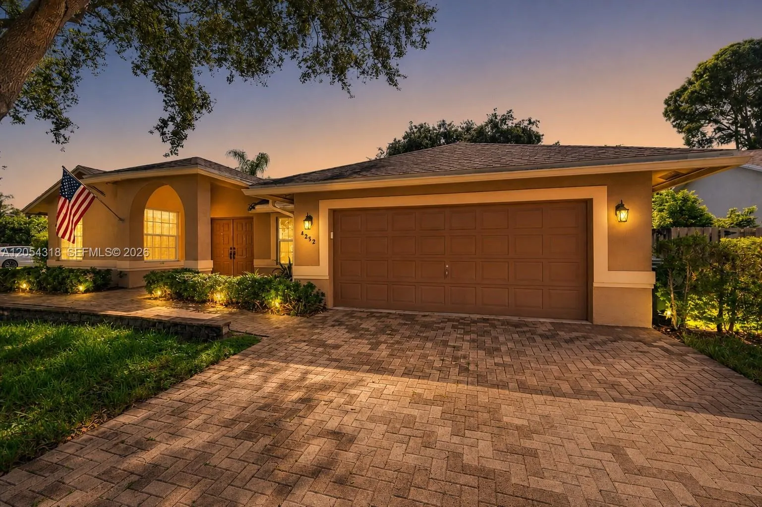 Foto de propiedad en 4252 SW 78th Drive, Davie, FL 33328 Davie con MLS# 