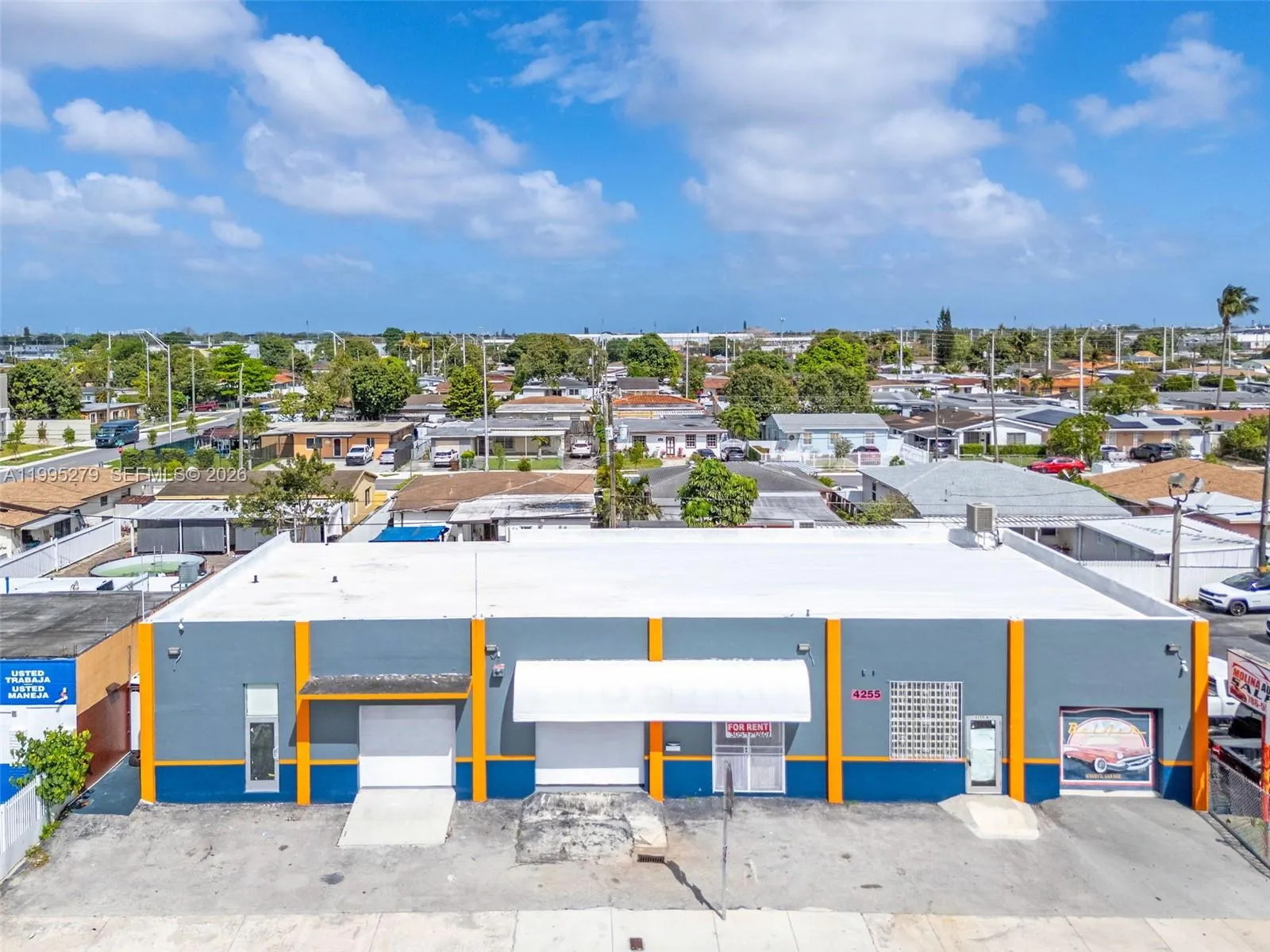 Foto de propiedad en 4255 E 8th Avenue 1, 2 & 3, Hialeah, FL 33013 Hialeah con MLS# 