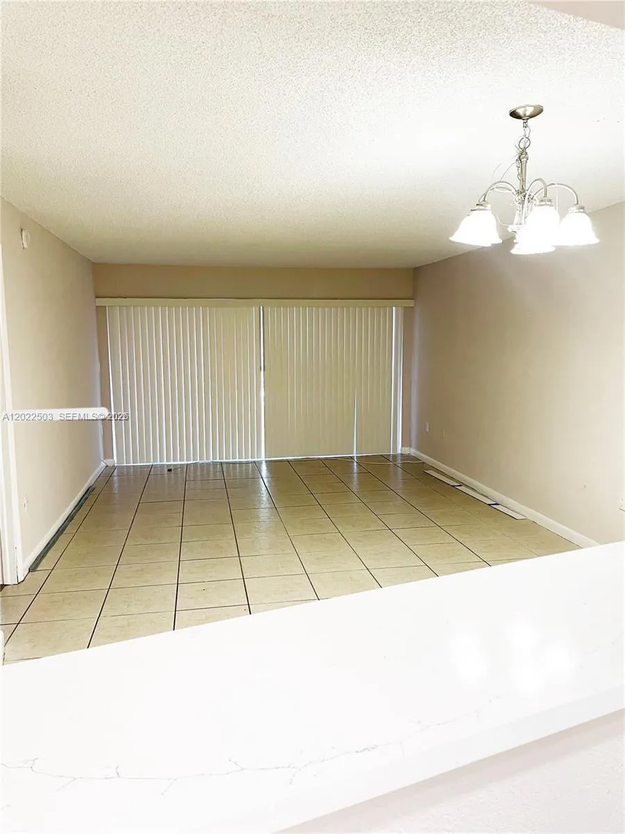 Foto de propiedad en 4255 N University Drive 109, Sunrise, FL 33351 Sunrise con MLS# 