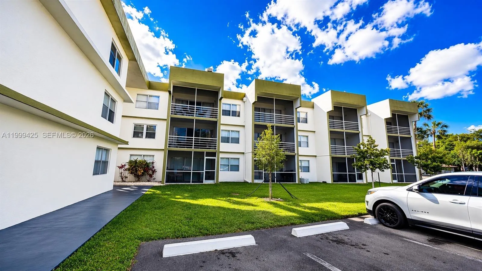 Foto de propiedad en 4255 N University Drive 308, Sunrise, FL 33351 Sunrise con MLS# 