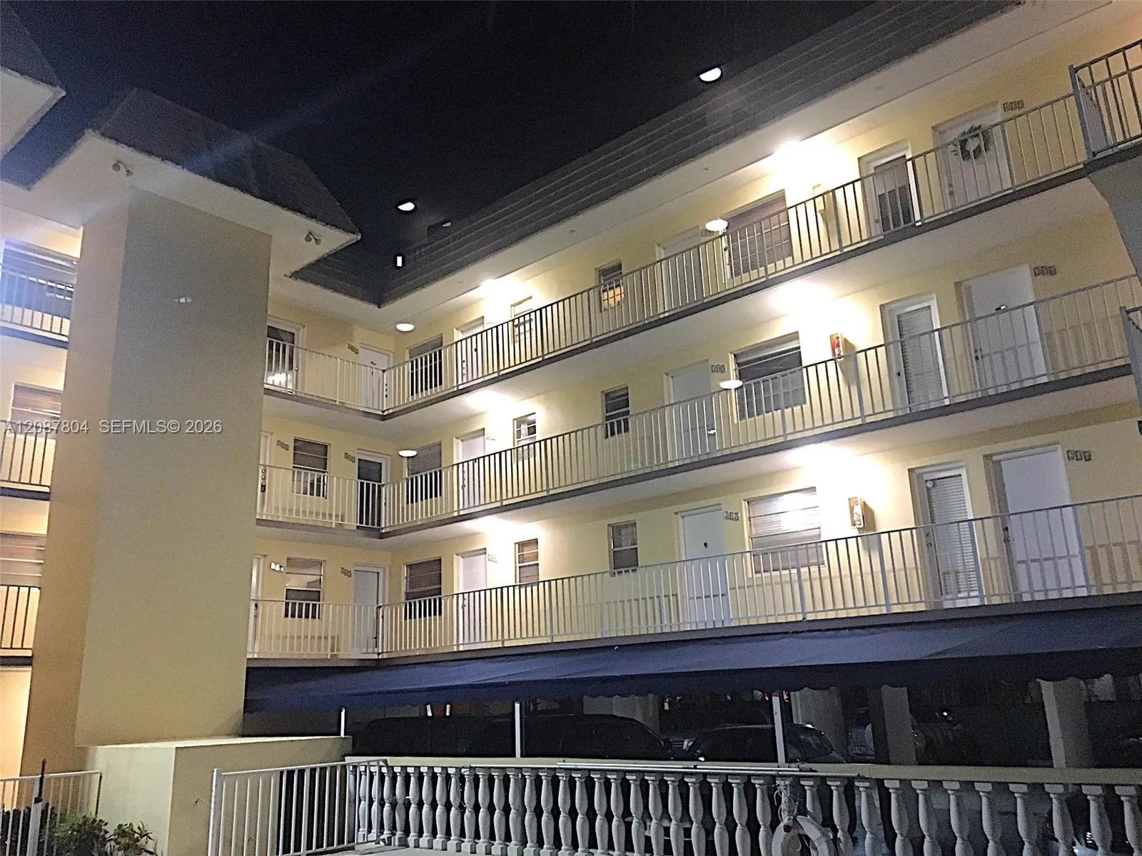 En Renta 427 Santander Avenue 202, Coral Gables, FL 33134, Coral Gables, FL 33134