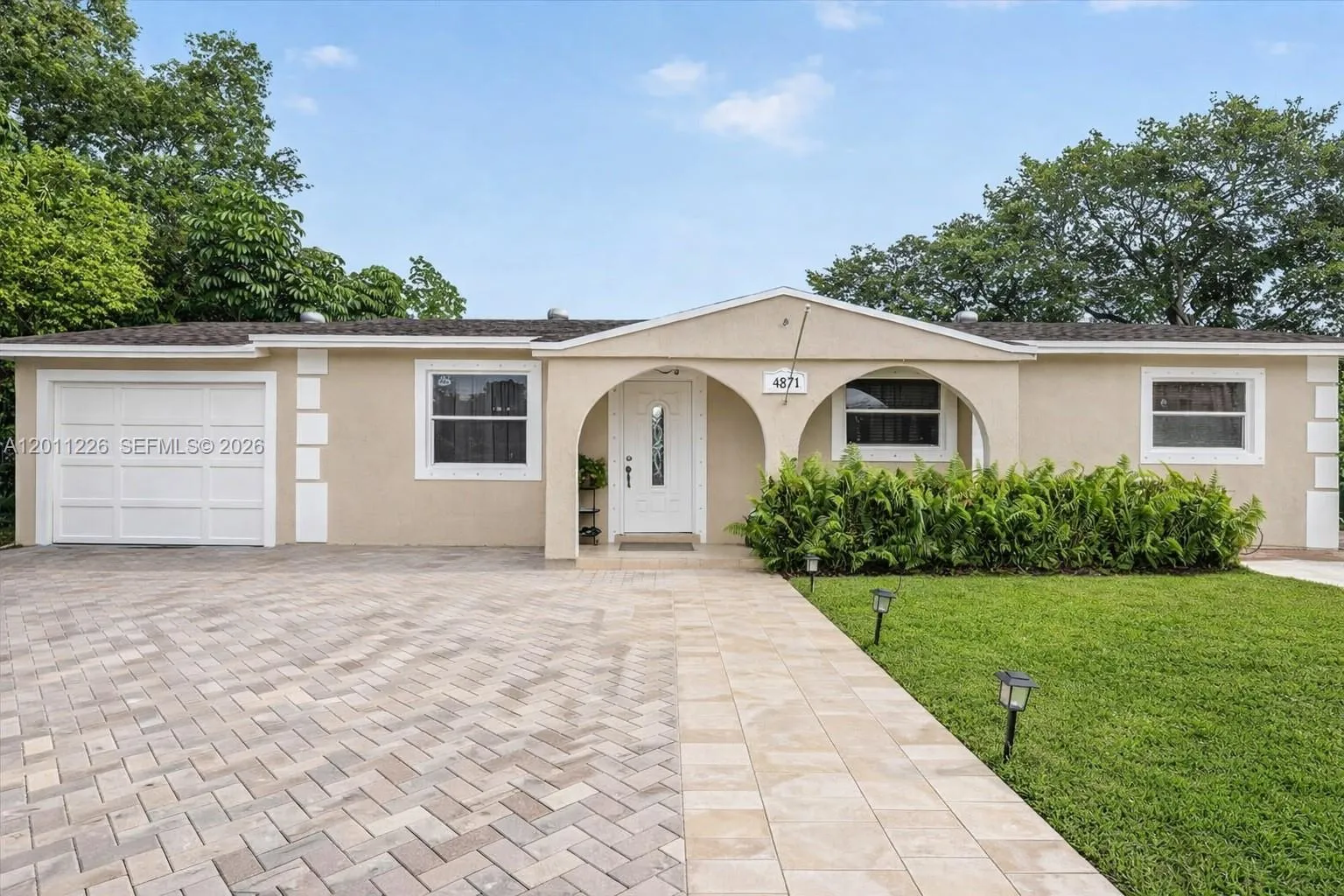 Foto de propiedad en 4271 NW 192nd Street, Miami Gardens, FL 33055 Miami Gardens con MLS# 