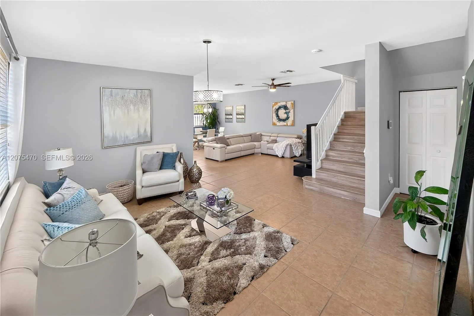 Foto de propiedad en 4276 SW 166th Court 1, Miami, FL 33185 Miami con MLS# 