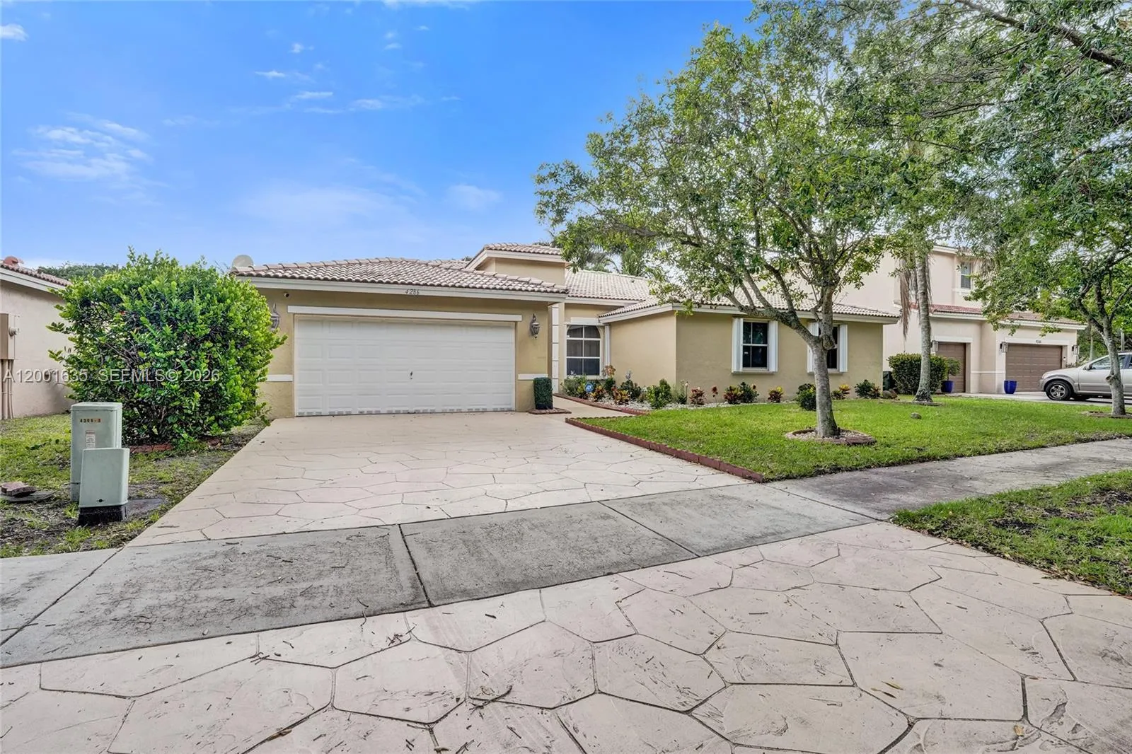Foto de propiedad en 4286 NW 42nd Terrace, Coconut Creek, FL 33073 Coconut Creek con MLS# 