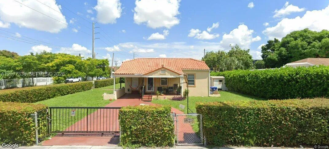 Foto de propiedad en 4289 NW 5th Street, Miami, FL 33126 Miami con MLS# 