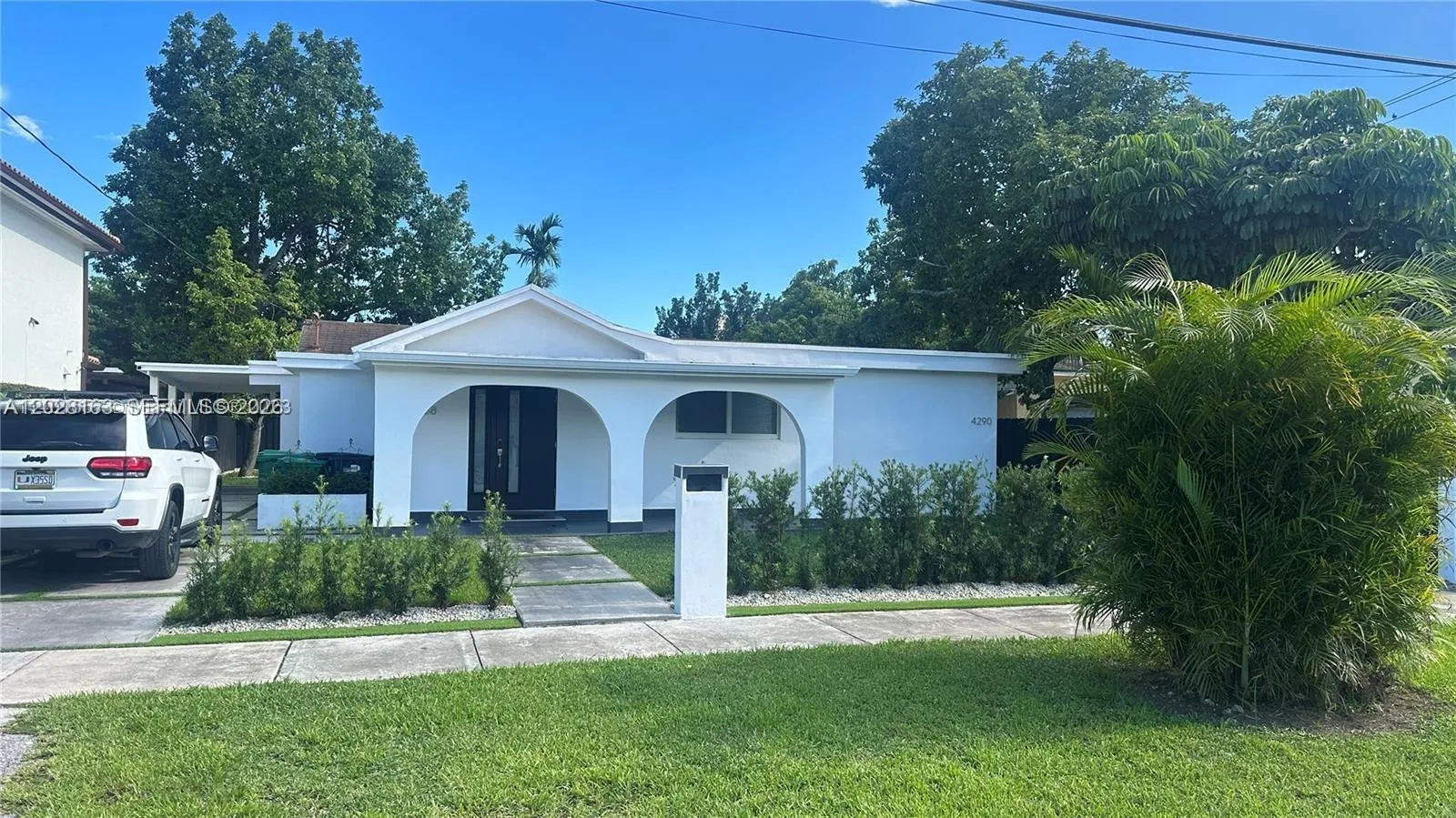 Foto de propiedad en 4290 SW 9th Street B, Miami, FL 33134 Miami con MLS# 