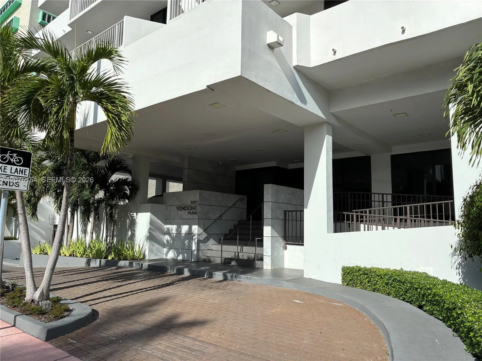 Foto de propiedad en 4301 Collins Avenue 402, Miami Beach, FL 33140 Miami Beach con MLS# 