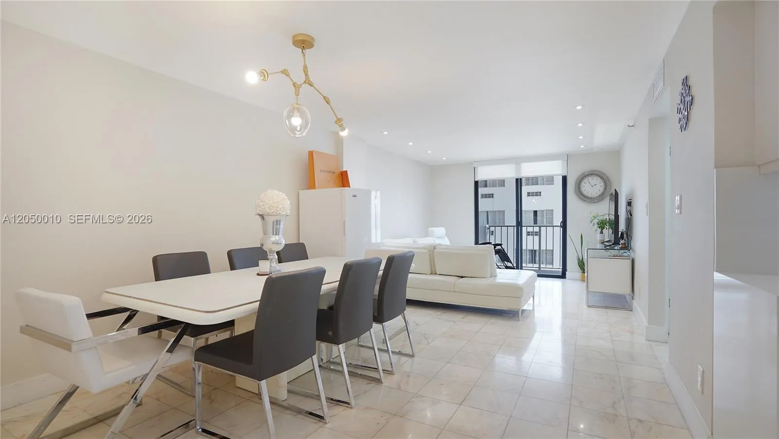 Foto de propiedad en 4301 Collins Avenue 403, Miami Beach, FL 33140 Miami Beach con MLS# 
