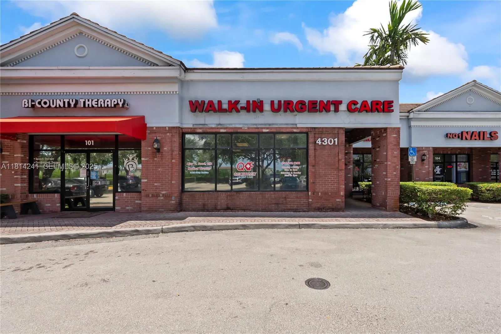 Foto de propiedad en 4301 S Flamingo Road, Davie, FL 33330 Davie con MLS# 