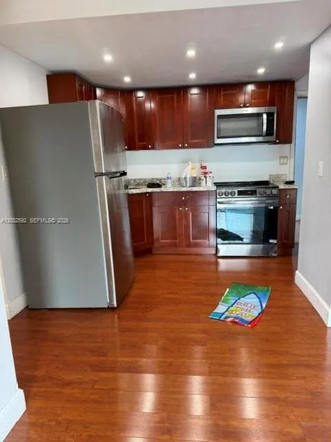 En Renta 4301 S Tamiami Canal Drive 3-302, Miami, FL 33126, Miami, FL 33126