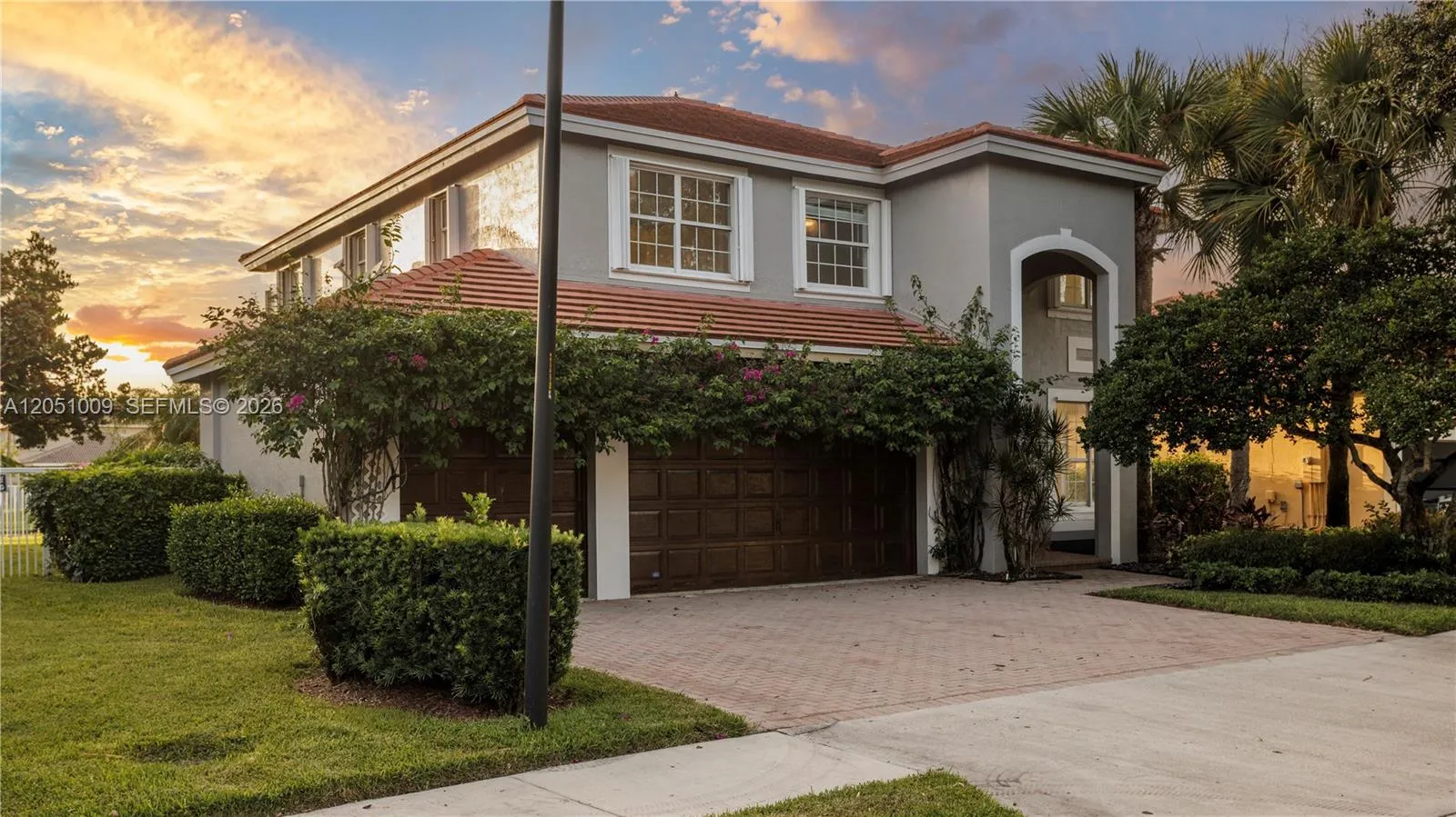 Foto de propiedad en 4303 Diamond Row, Weston, FL 33331 Weston con MLS# 