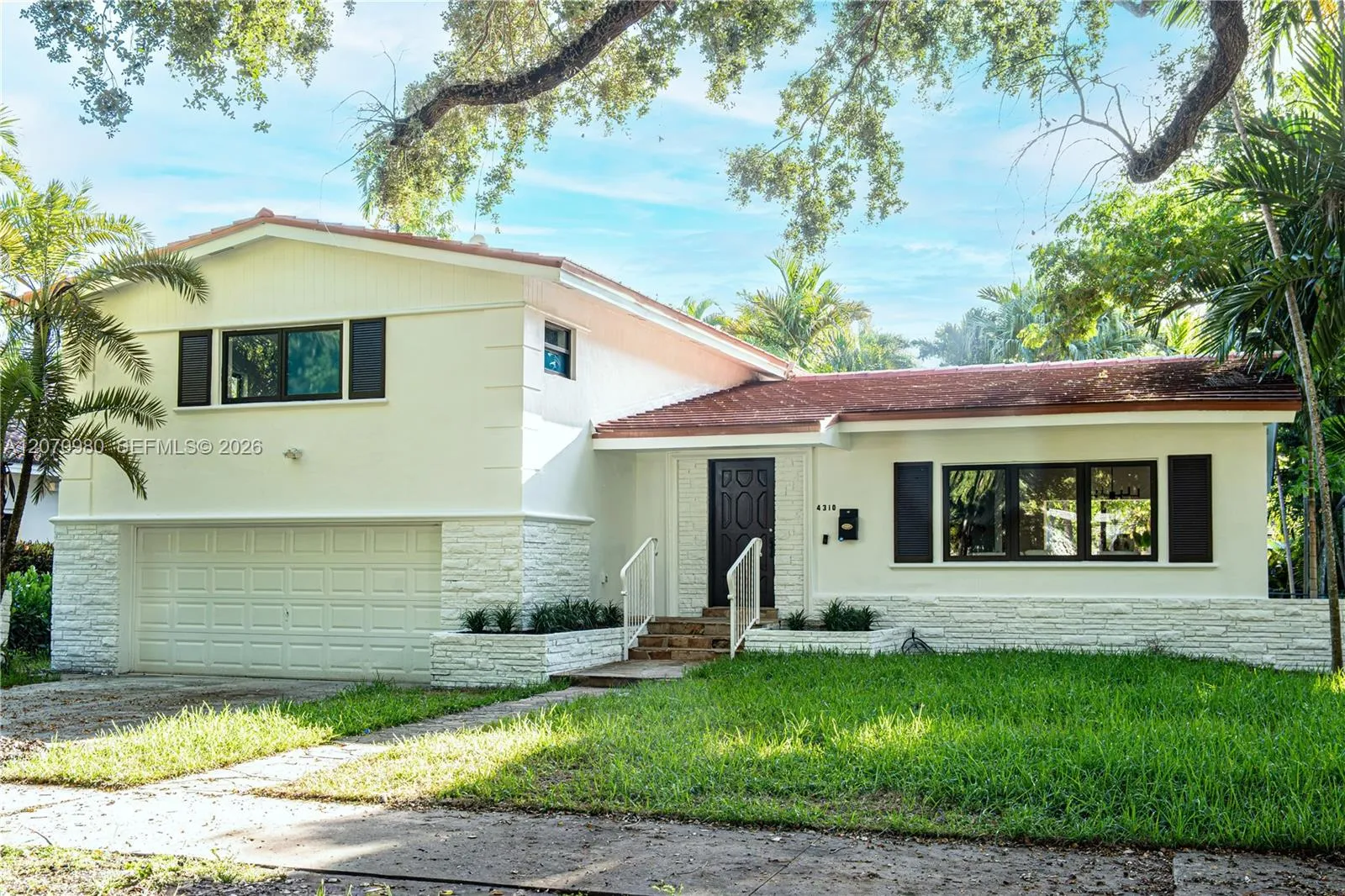 Foto de propiedad en 4310 Monserrate Street, Coral Gables, FL 33146 Coral Gables con MLS# 