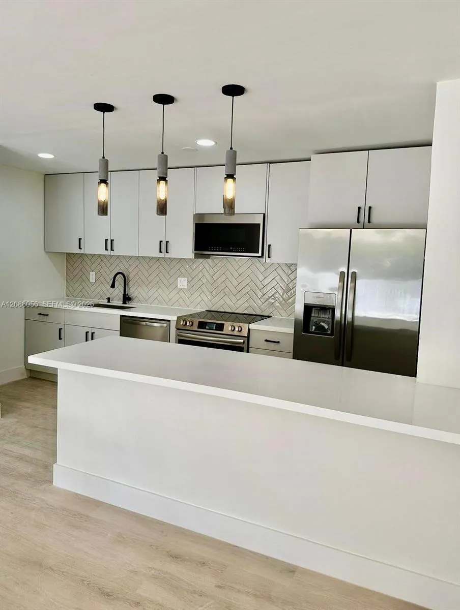 En Venta 4310 NW 79th Avenue 2B, Doral, FL 33166, Doral, FL 33166