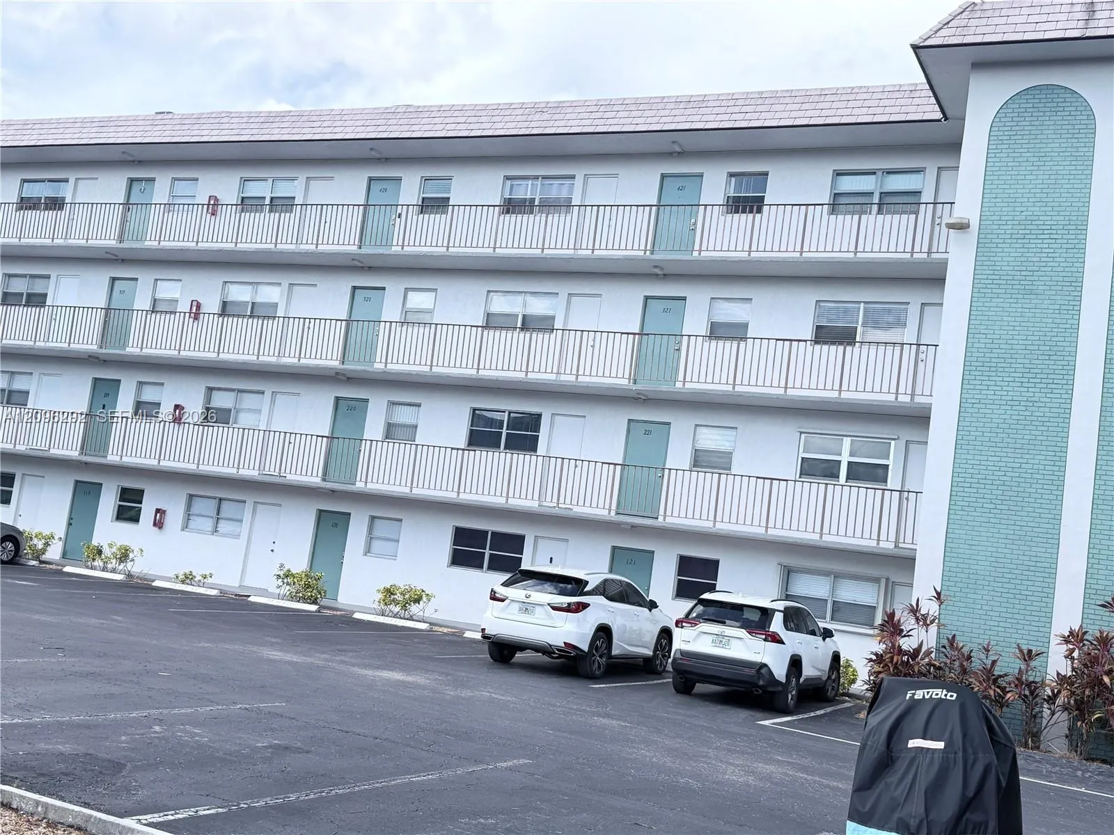 En Venta 4311 Crystal Lake Drive 120, Deerfield Beach, FL 33064, Deerfield Beach, FL 33064