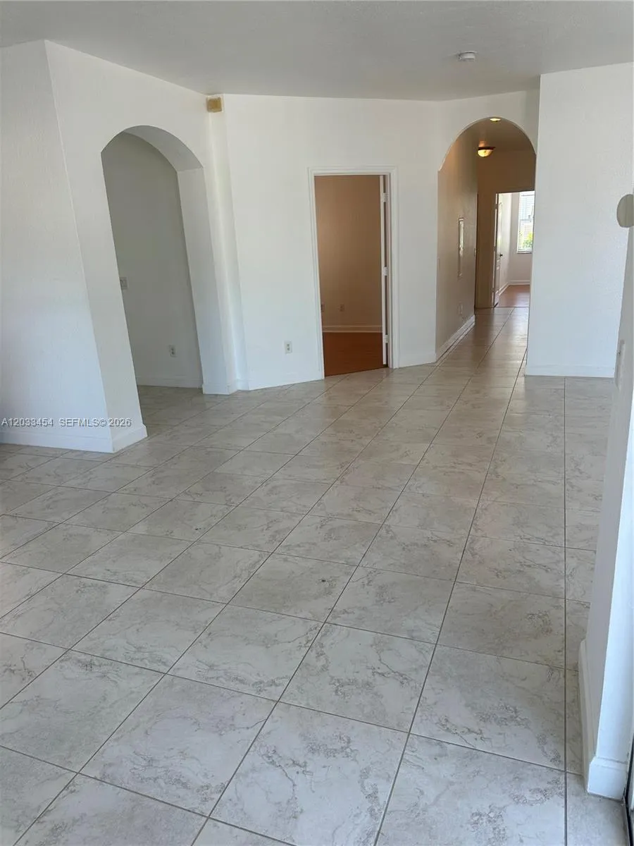 Foto de propiedad en 4311 SW 160th Avenue 105, Miramar, FL 33027 Miramar con MLS# 