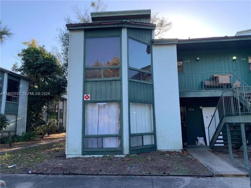 Foto de propiedad en 4318 Lakeway Drive 12-D, Orlando, FL 32839 Orlando con MLS# 