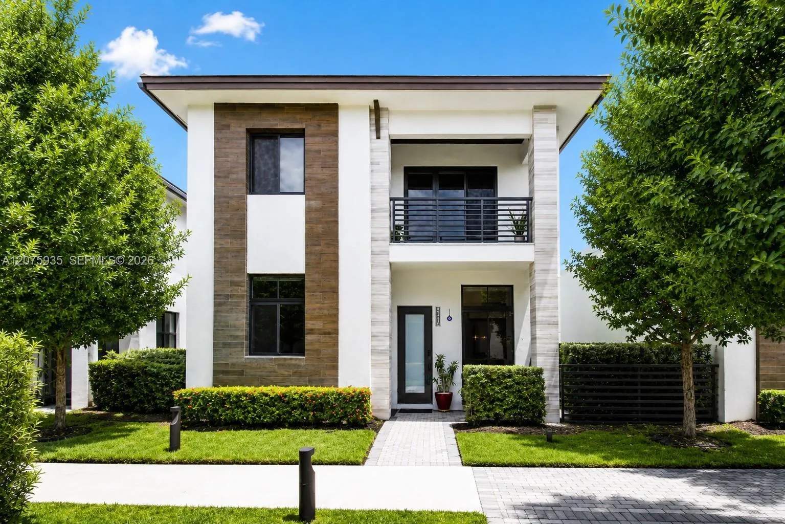 Foto de propiedad en 4318 NW 81st Avenue, Doral, FL 33166 Doral con MLS# 