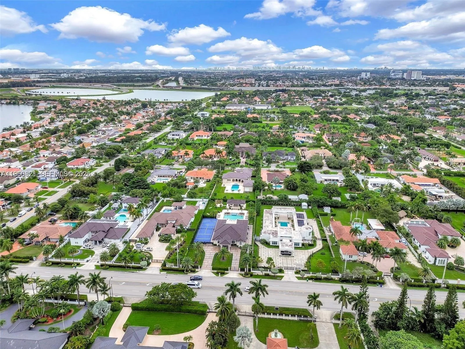 Foto de propiedad en 433 NW 127th Avenue, Miami, FL 33182 Miami con MLS# 