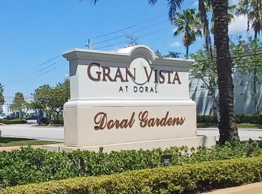 Foto de propiedad en 4330 NW 79th Avenue 2D, Doral, FL 33166 Doral con MLS# 