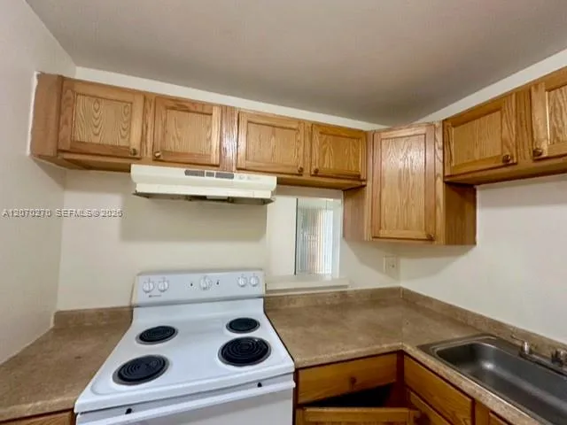 Foto de propiedad en 4334 NW 9th Avenue 7-1F, Deerfield Beach, FL 33064 Deerfield Beach con MLS# 