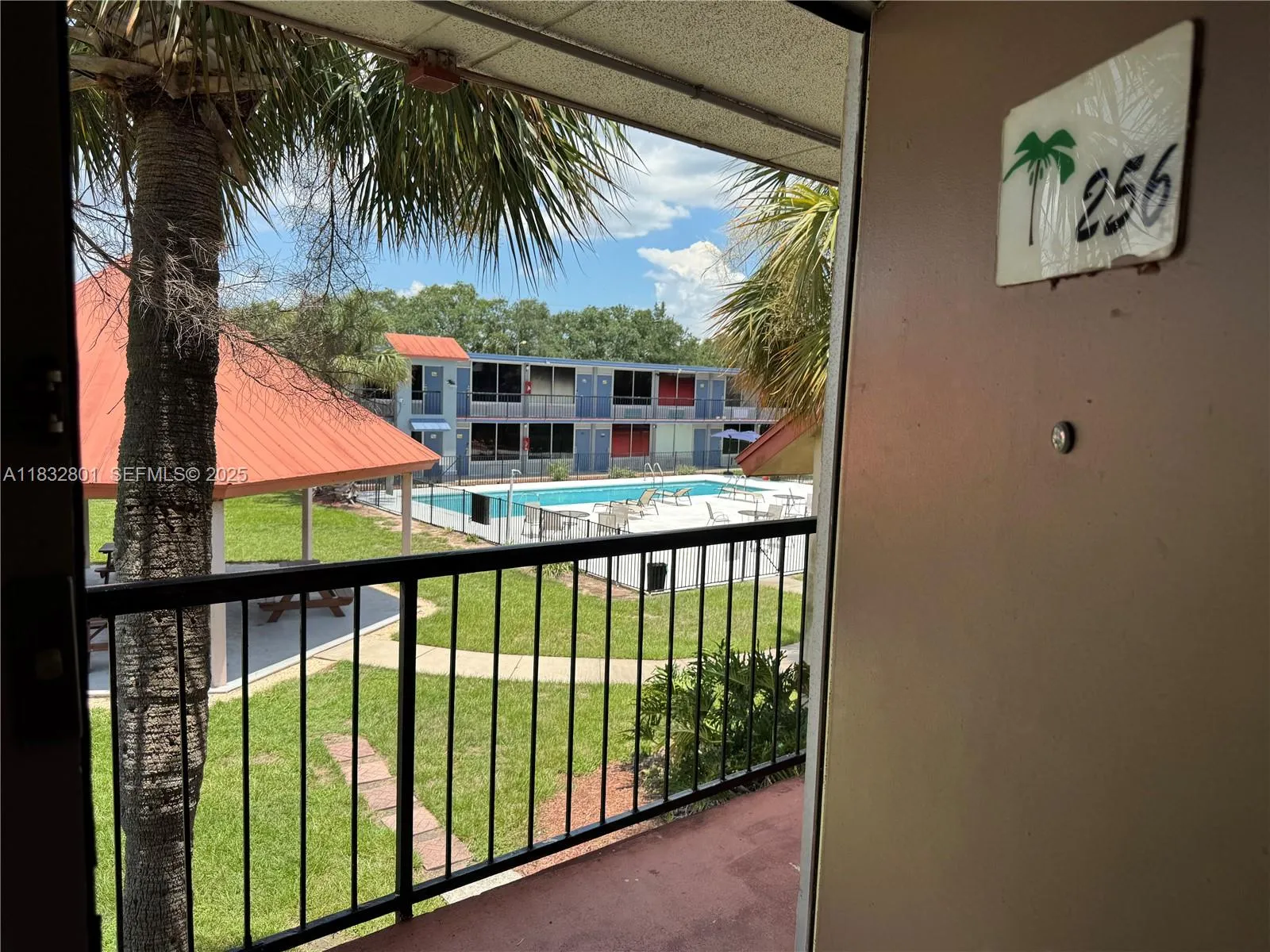 Foto de propiedad en 43420 Highway 27 256, Davenport, FL 33837 Davenport con MLS# 