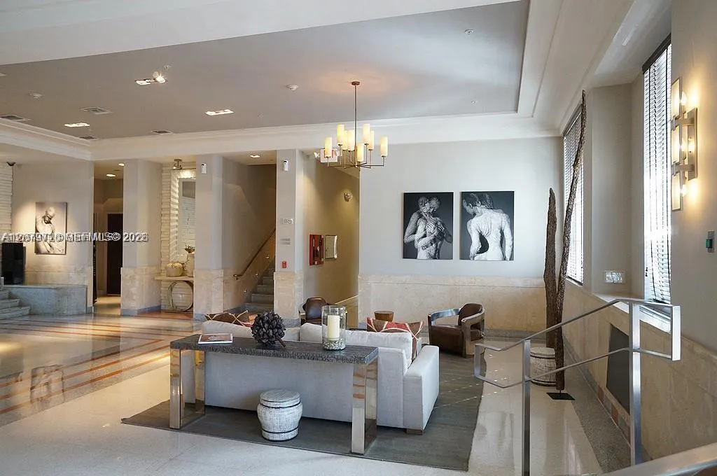 Foto de propiedad en 435 21st Street 215, Miami Beach, FL 33139 Miami Beach con MLS# 