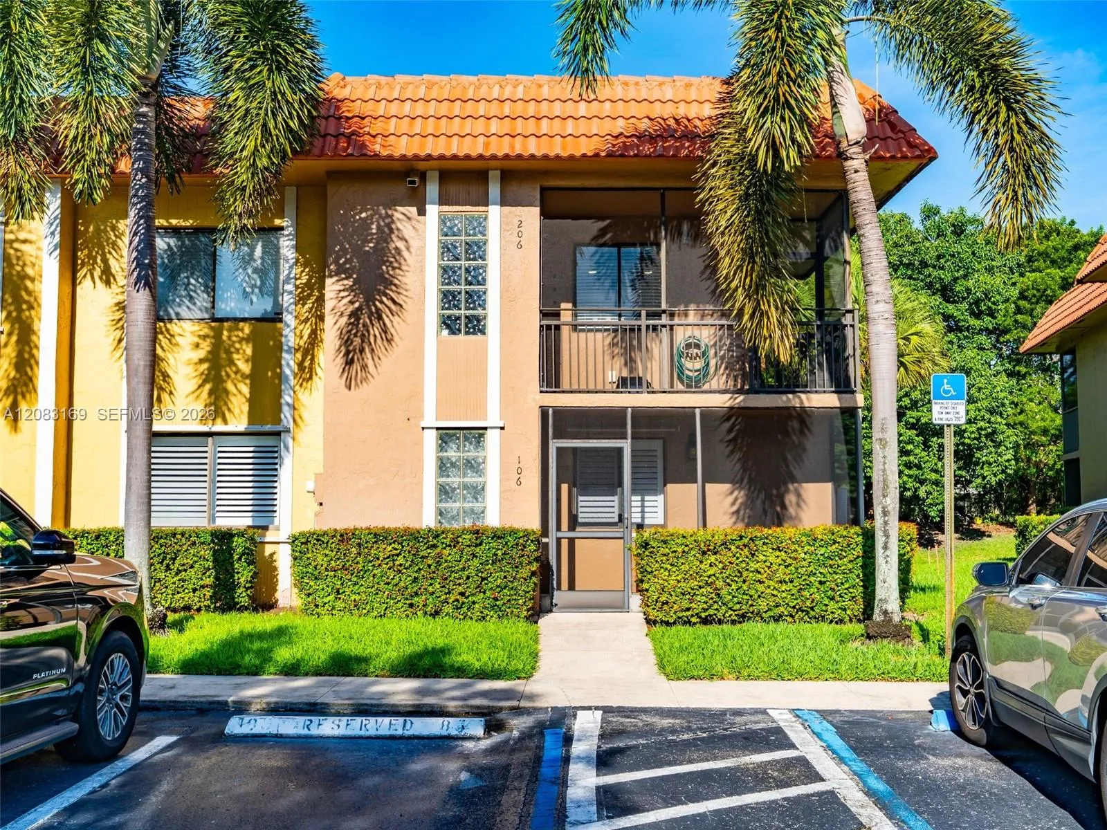 En Venta 435 Lakeview Drive 106, Weston, FL 33326, Weston, FL 33326