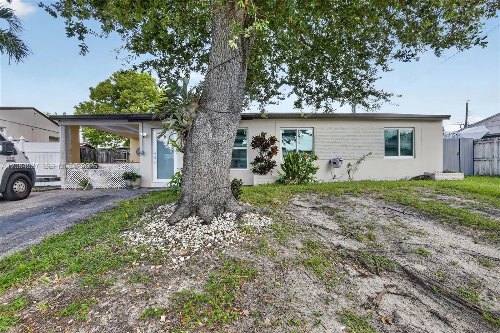 En Venta 4351 SW 22nd Street, Fort Lauderdale, FL 33317, Fort Lauderdale, FL 33317