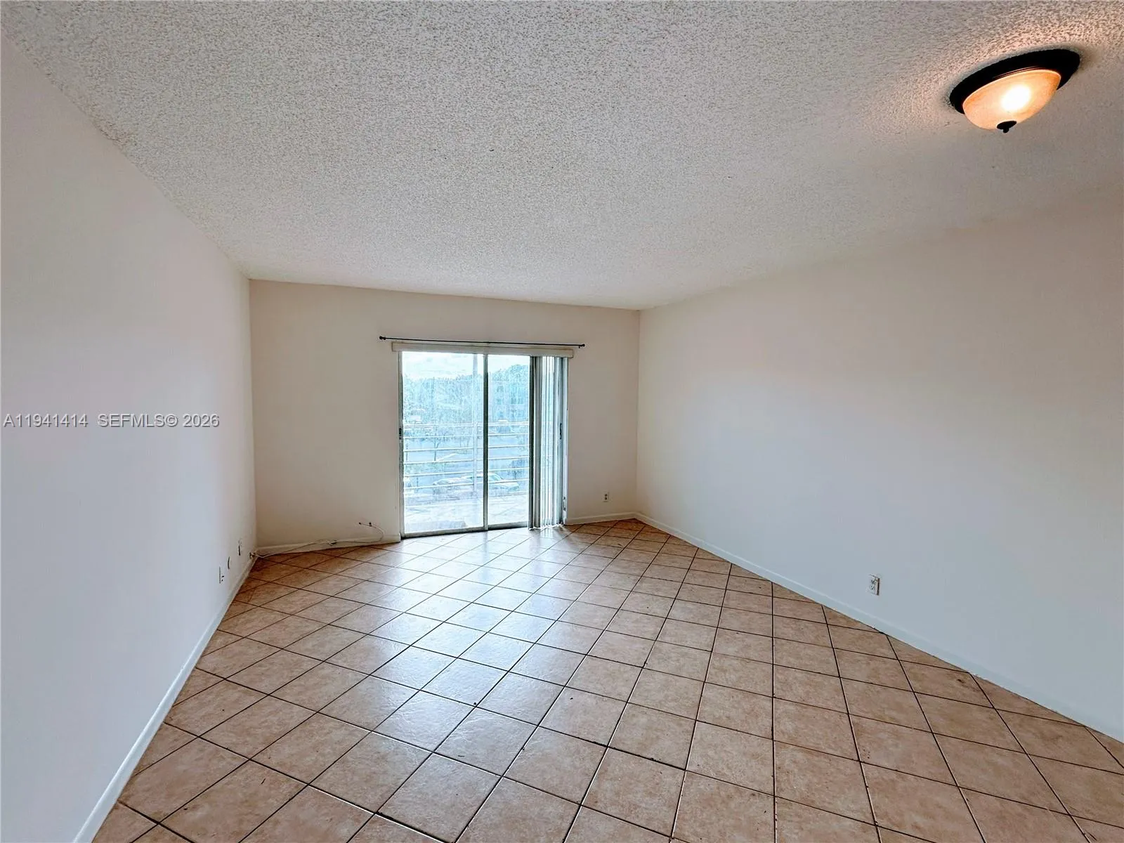 Foto de propiedad en 4364 NW 9th Avenue 16-3F, Deerfield Beach, FL 33064 Deerfield Beach con MLS# 