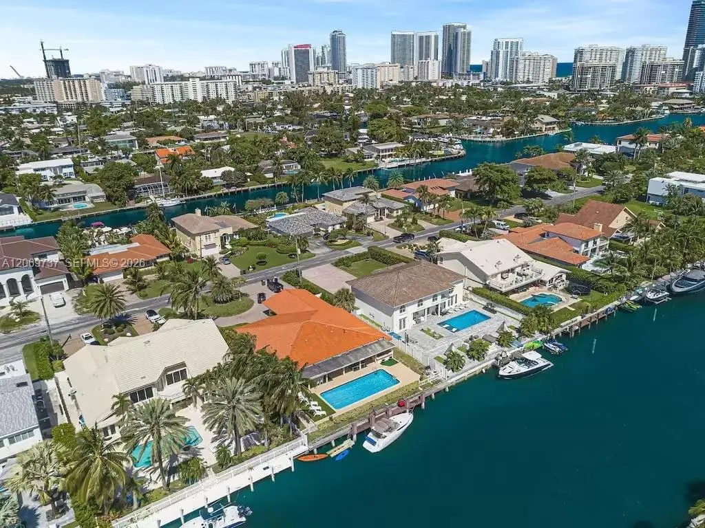 En Renta 437 Holiday Drive, Hallandale Beach, FL 33009, Hallandale Beach, FL 33009