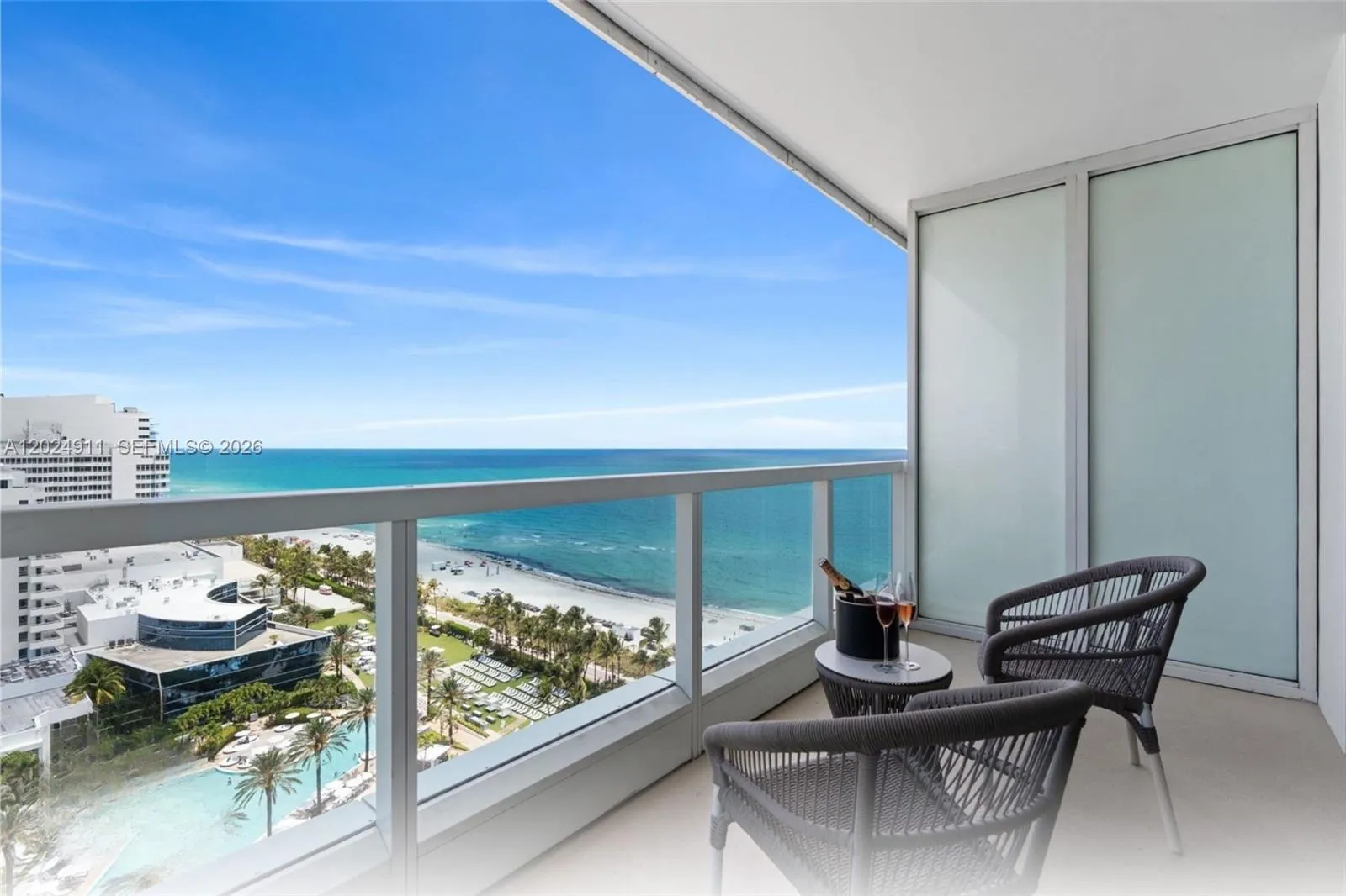Foto de propiedad en 4391 Collins Avenue 1002, Miami Beach, FL 33140 Miami Beach con MLS# 
