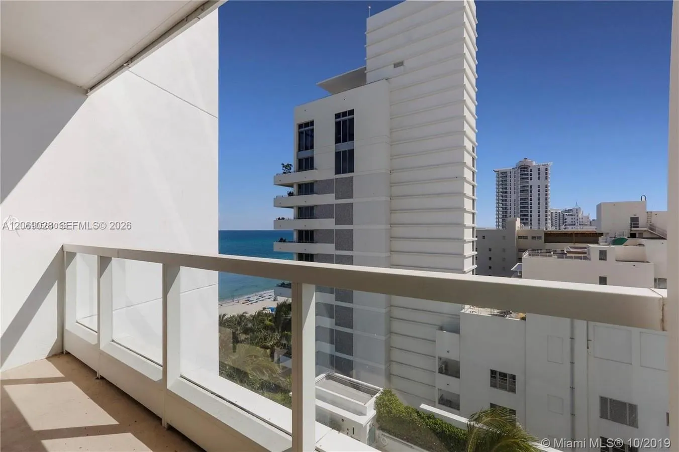 Foto de propiedad en 4391 Collins Avenue 1015, Miami Beach, FL 33140 Miami Beach con MLS# 