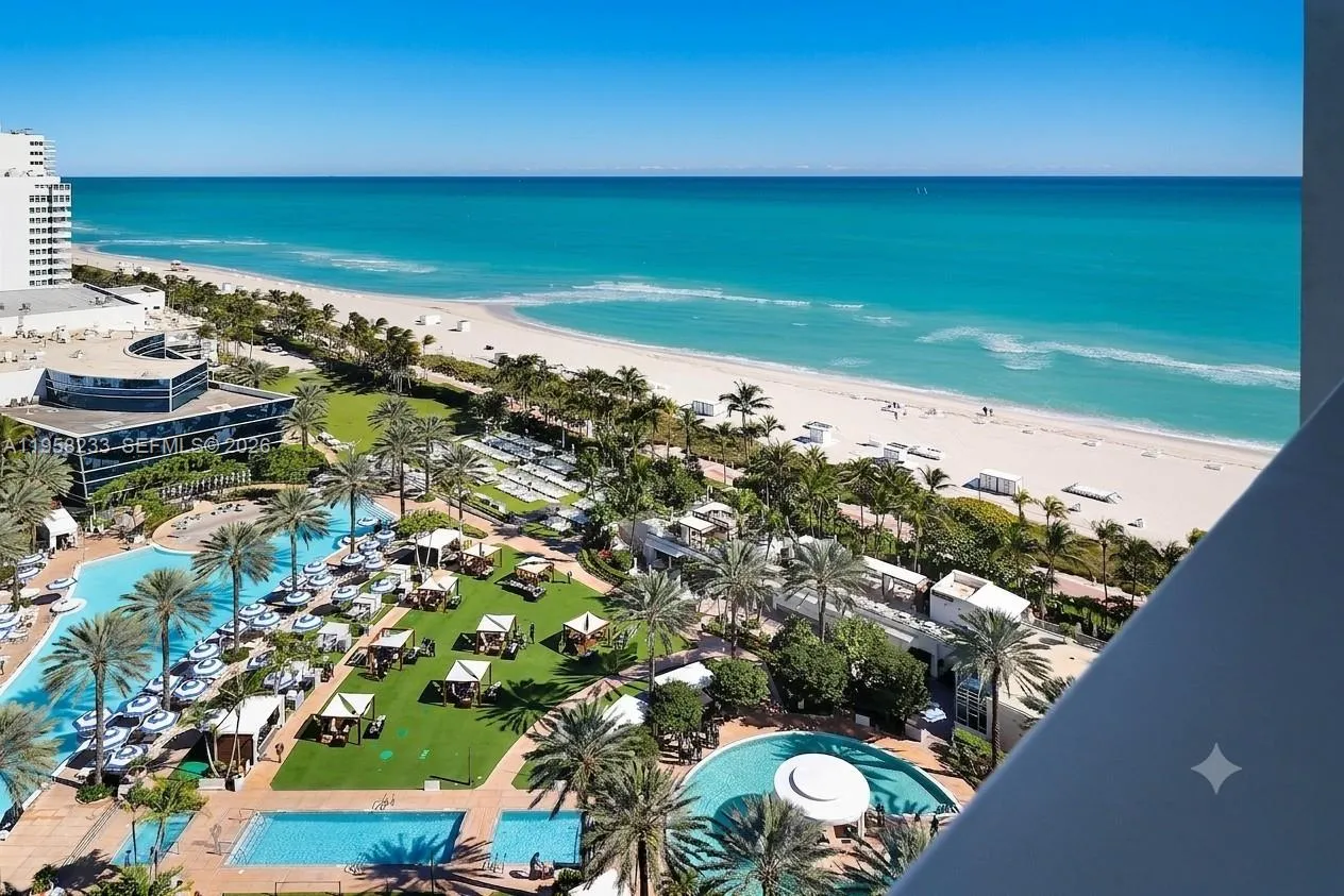Foto de propiedad en 4391 Collins Avenue 1703, Miami Beach, FL 33140 Miami Beach con MLS# 