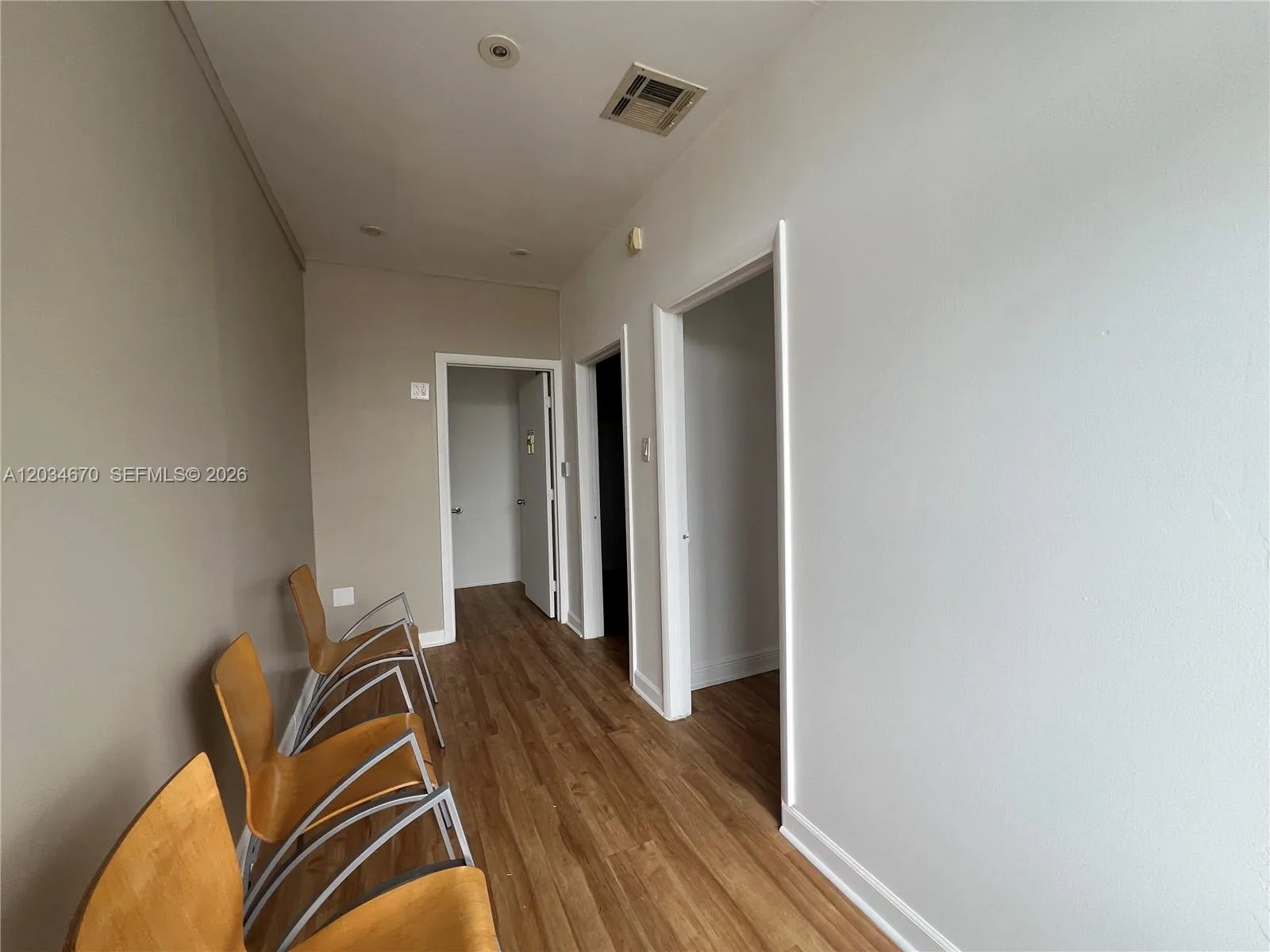 Foto de propiedad en 44 E Oakland Park Boulevard 44, Wilton Manors, FL 33334 Wilton Manors con MLS# 