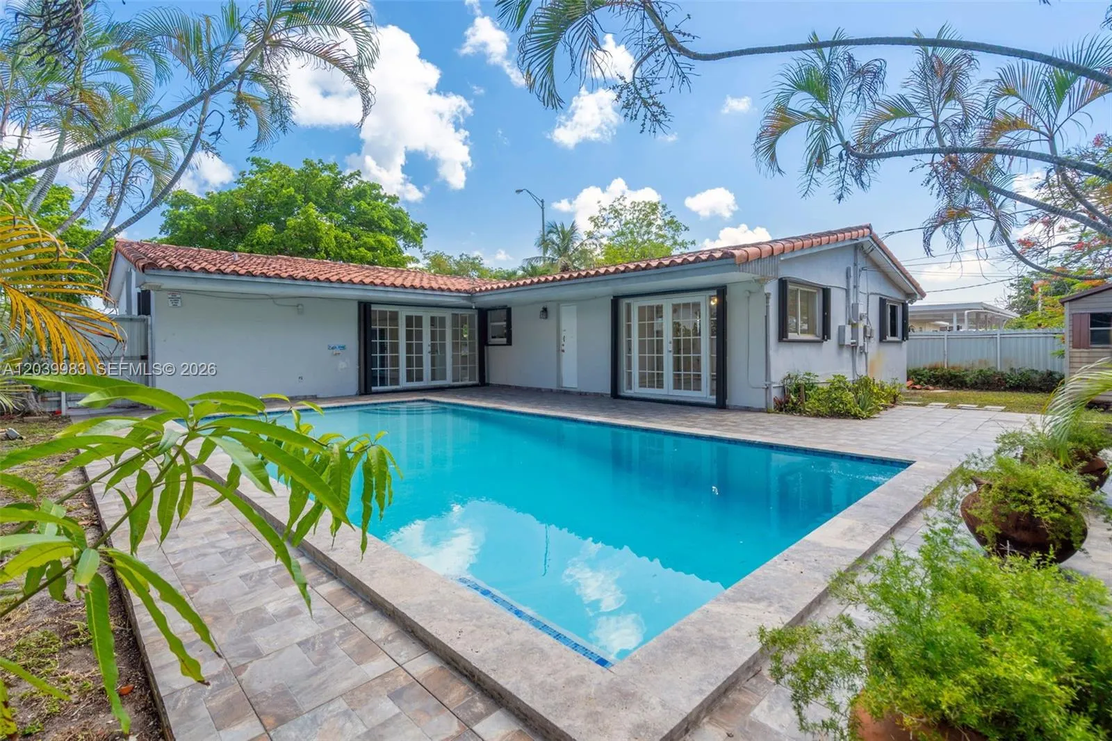 Vendido 440 NW 125th Street, North Miami, FL 33168, North Miami, FL 33168
