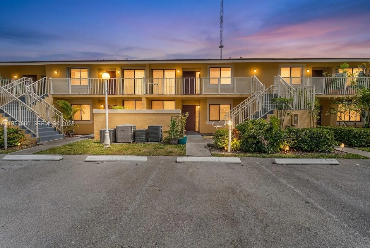 Vendido 440 NW 214th Street 104, Miami Gardens, FL 33169, Miami Gardens, FL 33169