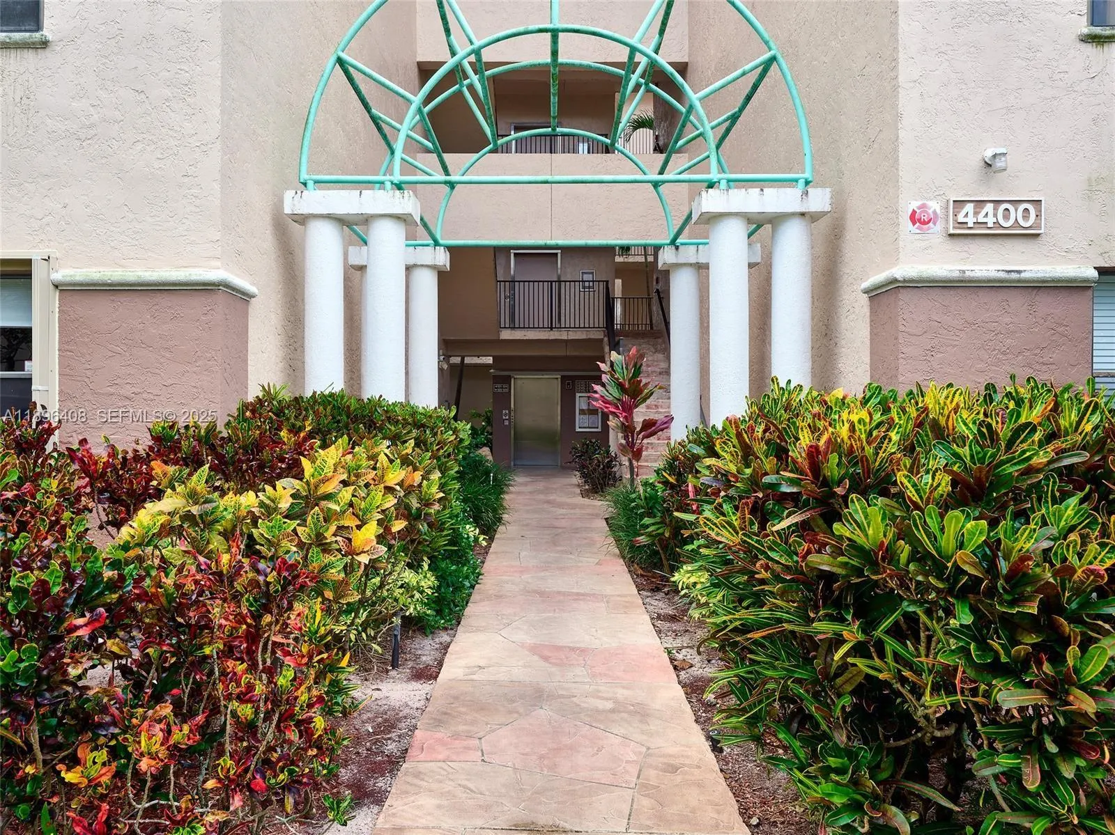 Foto de propiedad en 4400 NW 30th Street 224, Coconut Creek, FL 33066 Coconut Creek con MLS# 