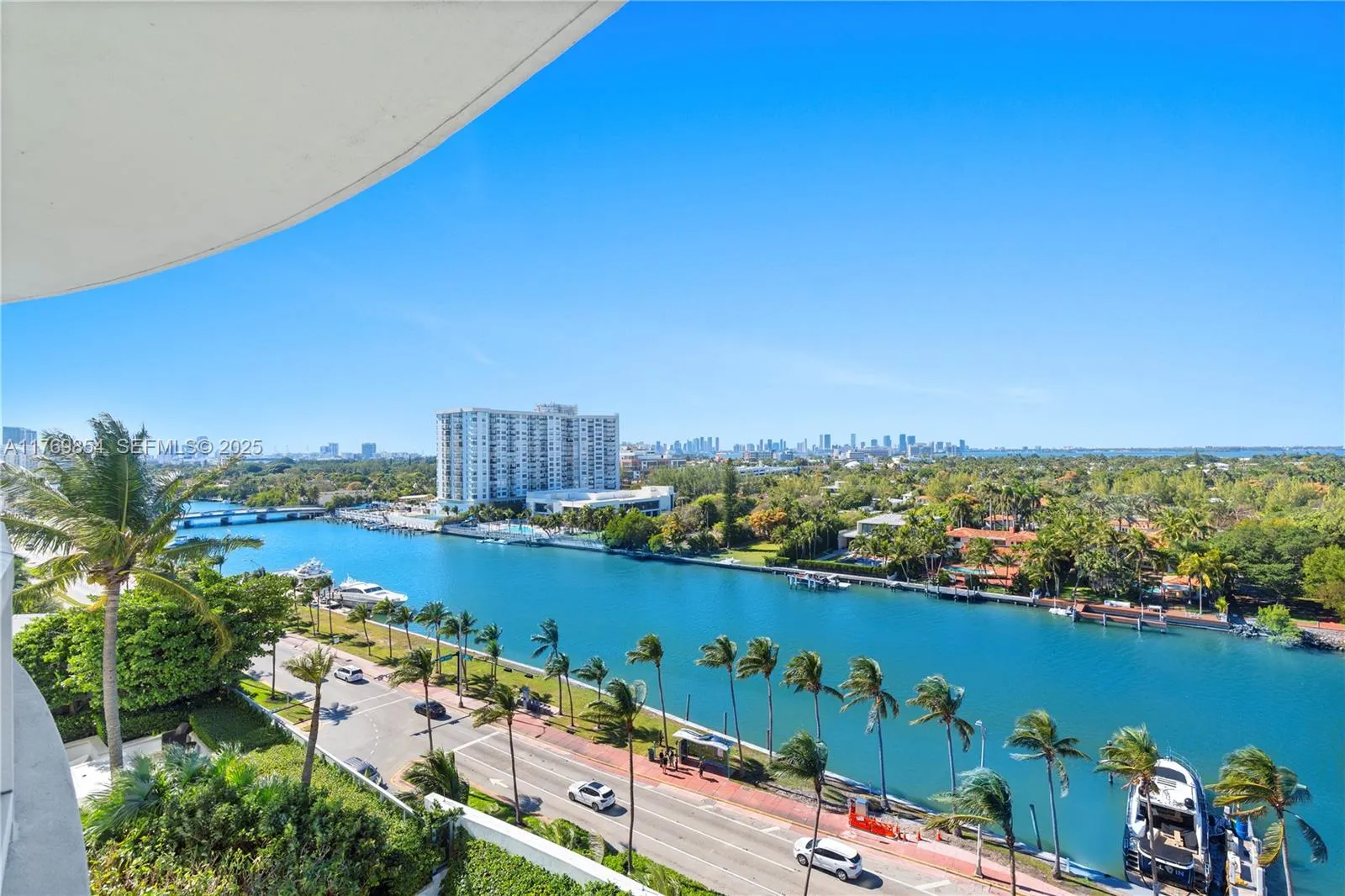 Foto de propiedad en 4401 Collins Avenue 1017, Miami Beach, FL 33140 Miami Beach con MLS# 
