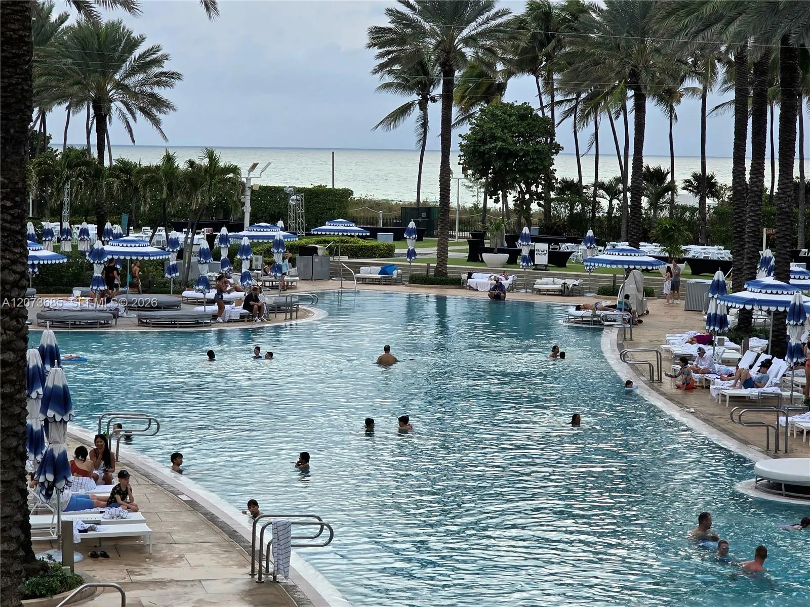 Foto de propiedad en 4401 Collins Avenue 1401, Miami Beach, FL 33140 Miami Beach con MLS# 