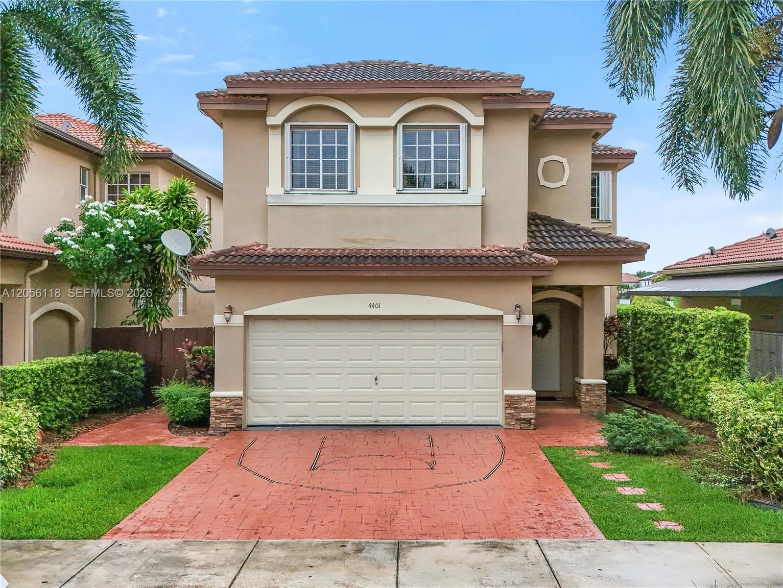 Foto de propiedad en 4401 NW 113th Court, Doral, FL 33178 Doral con MLS# 