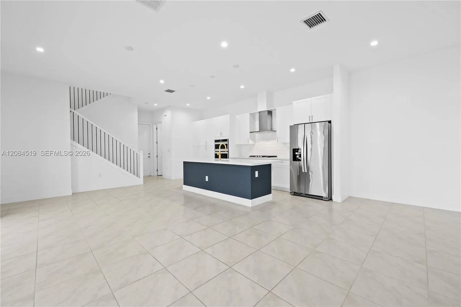 En Venta 4402 NW 81st Avenue, Doral, FL 33166, Doral, FL 33166