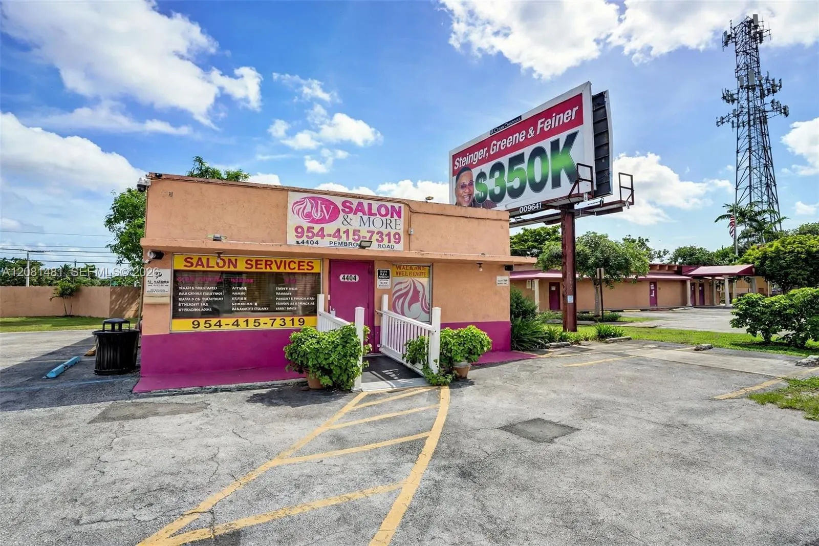 Foto de propiedad en 4404 Pembroke Road, West Park, FL 33021 West Park con MLS# 
