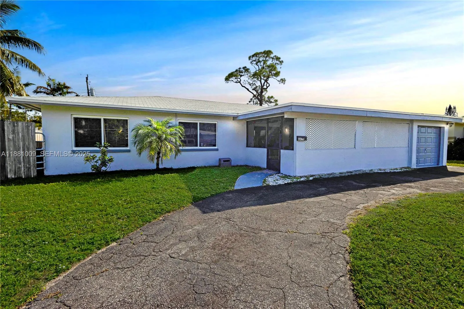 Foto de propiedad en 4410 NW 10th Street, Coconut Creek, FL 33066 Coconut Creek con MLS# 