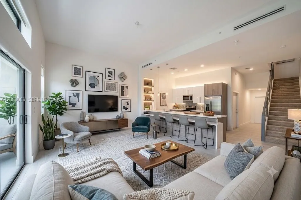 Foto de propiedad en 4416 NW 9th Street, Plantation, FL 33317 Plantation con MLS# 