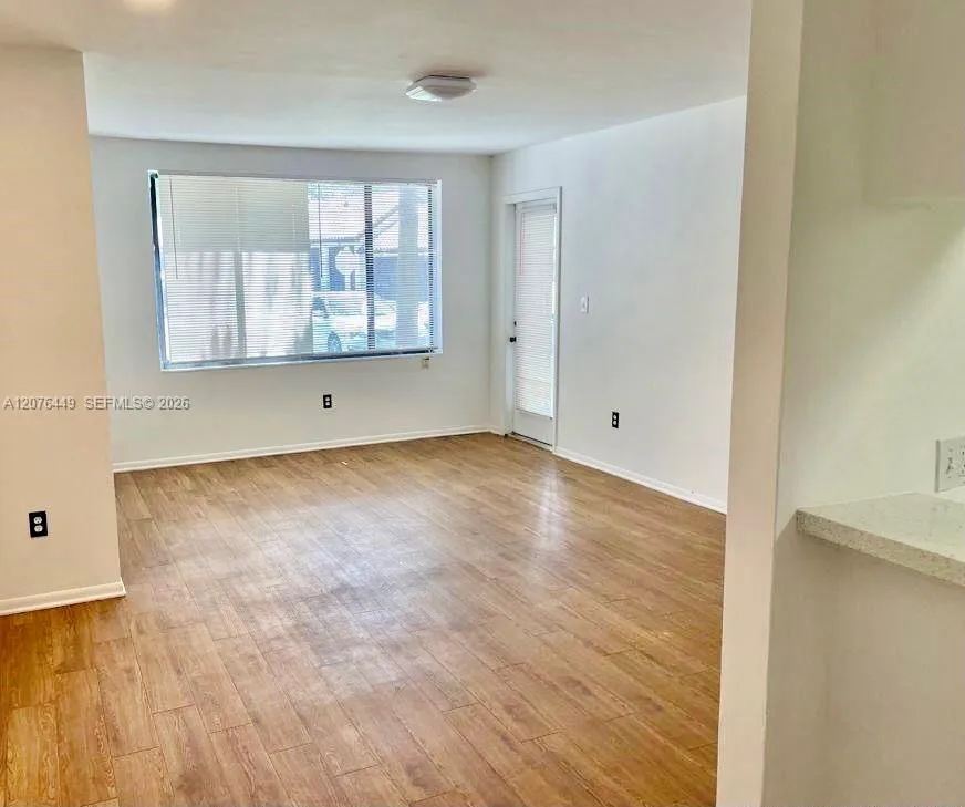 Foto de propiedad en 4421 W Mcnab Road 20, Pompano Beach, FL 33069 Pompano Beach con MLS# 