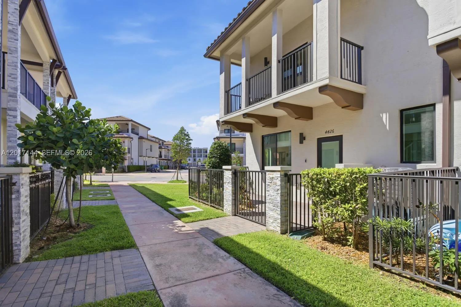 Foto de propiedad en 4426 83rd Parkway, Doral, FL 33166 Doral con MLS# 