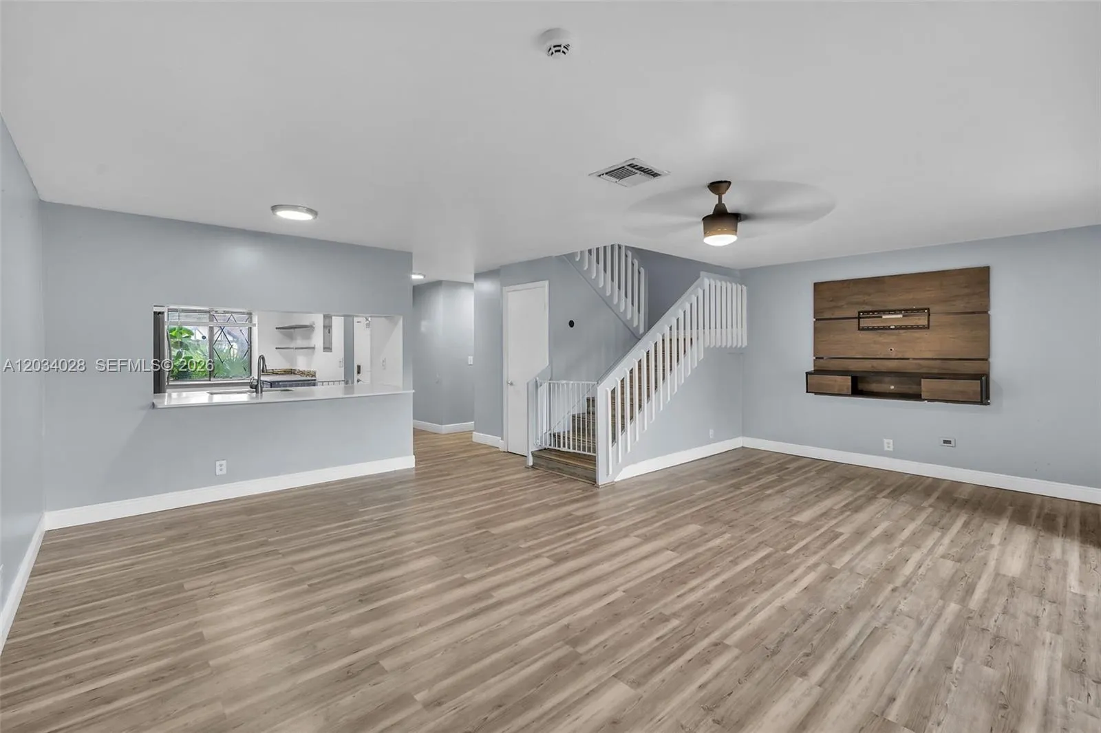 Foto de propiedad en 4430 NW 92nd Way, Sunrise, FL 33351 Sunrise con MLS# 