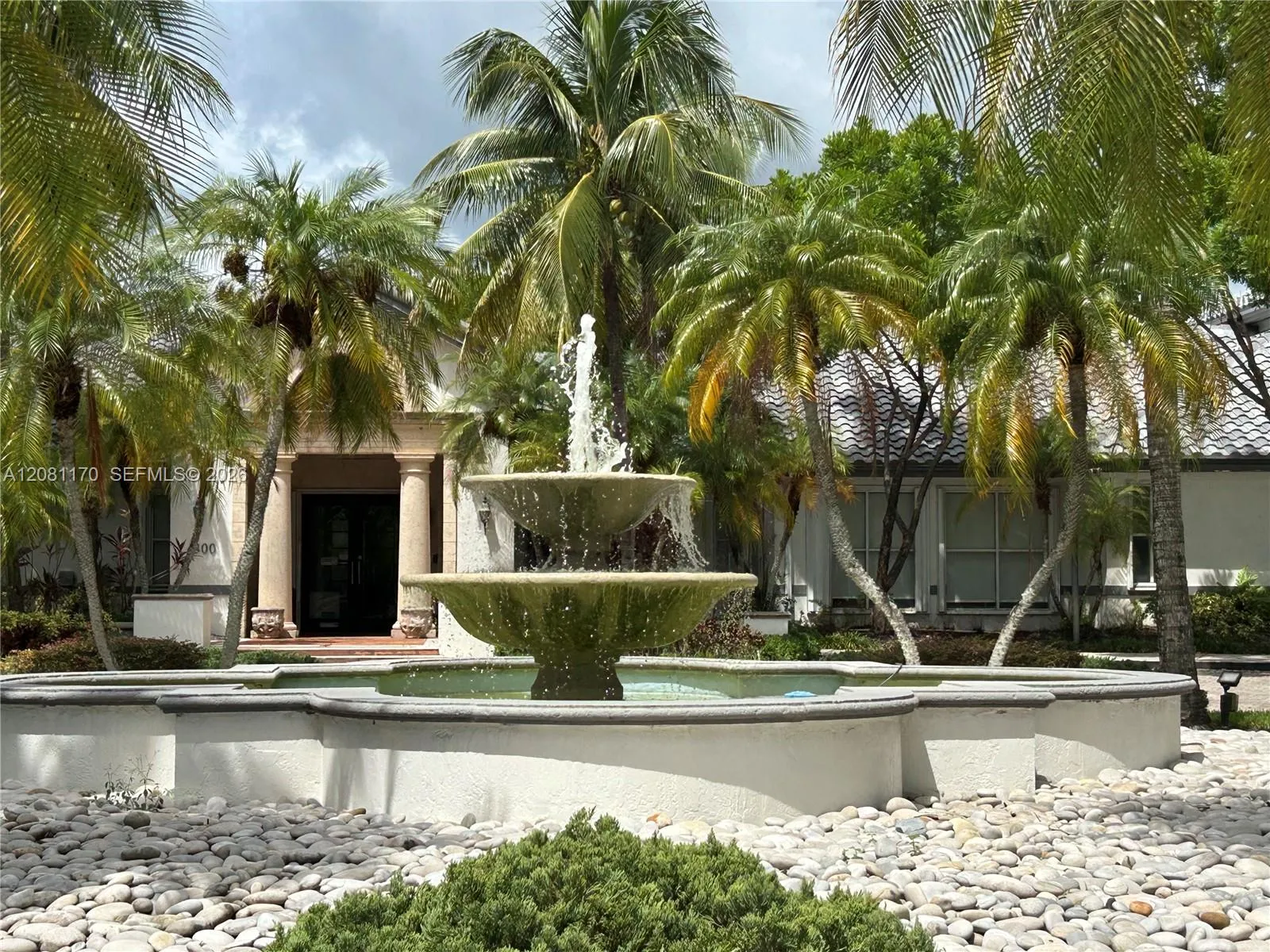 Foto de propiedad en 4440 NW 107th Avenue 208-7, Doral, FL 33178 Doral con MLS# 