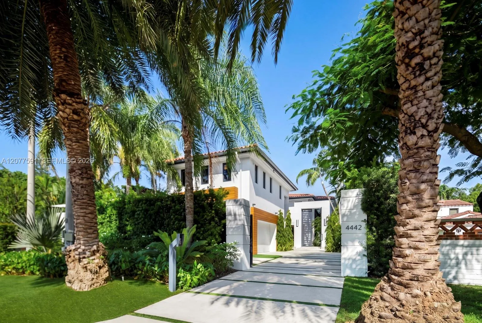Foto de propiedad en 4442 Prairie Avenue, Miami Beach, FL 33140 Miami Beach con MLS# 